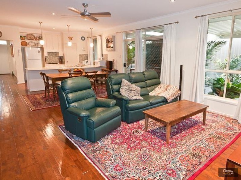 4 Cairns Way, Seaford Rise SA 5169