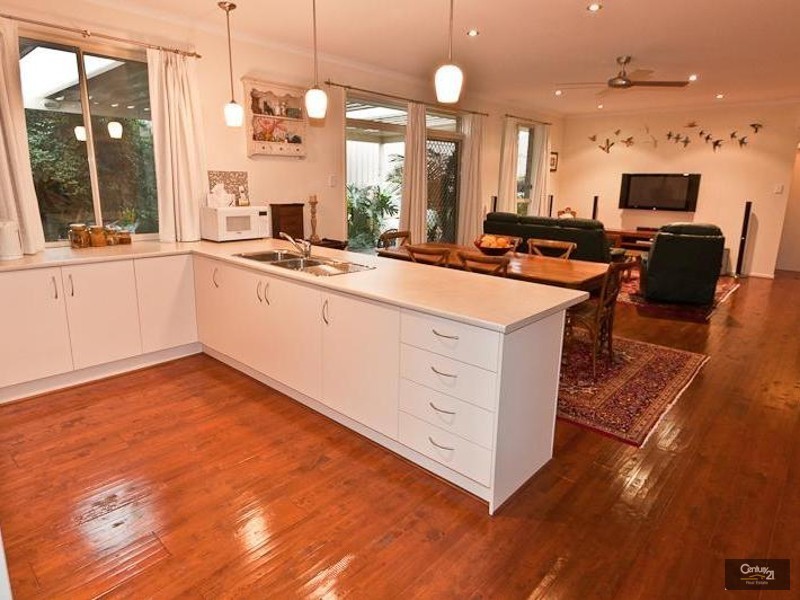 4 Cairns Way, Seaford Rise SA 5169