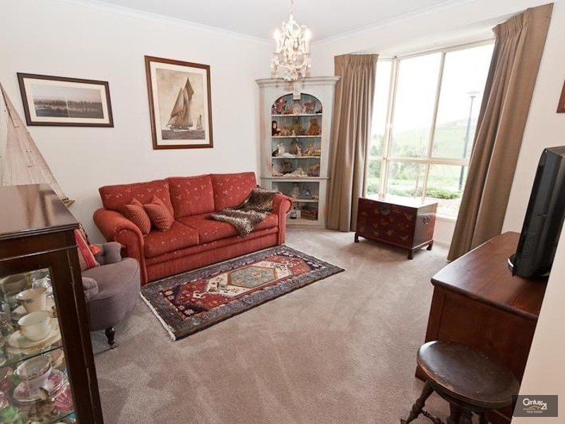 4 Cairns Way, Seaford Rise SA 5169