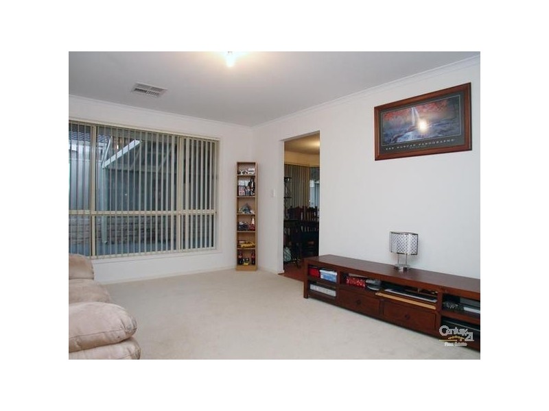 18 Edithburgh Avenue, Seaford Rise SA 5169