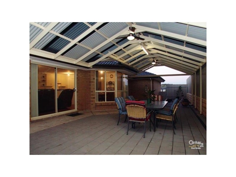18 Edithburgh Avenue, Seaford Rise SA 5169