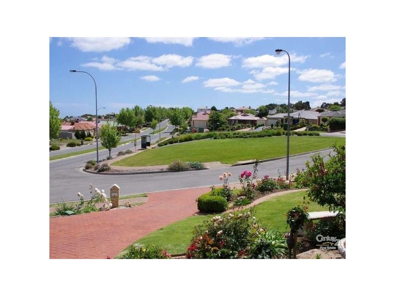 8 The Crescent, Seaford Rise SA 5169