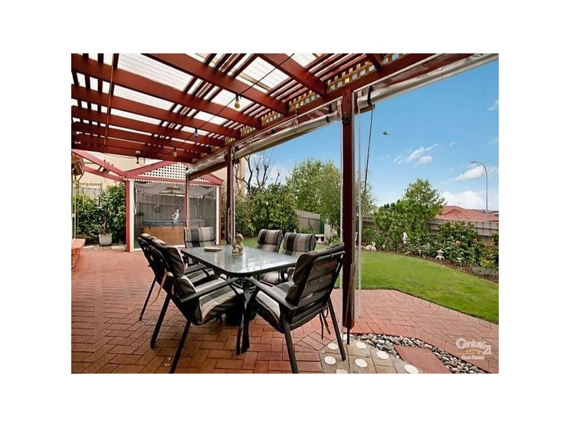 8 The Crescent, Seaford Rise SA 5169