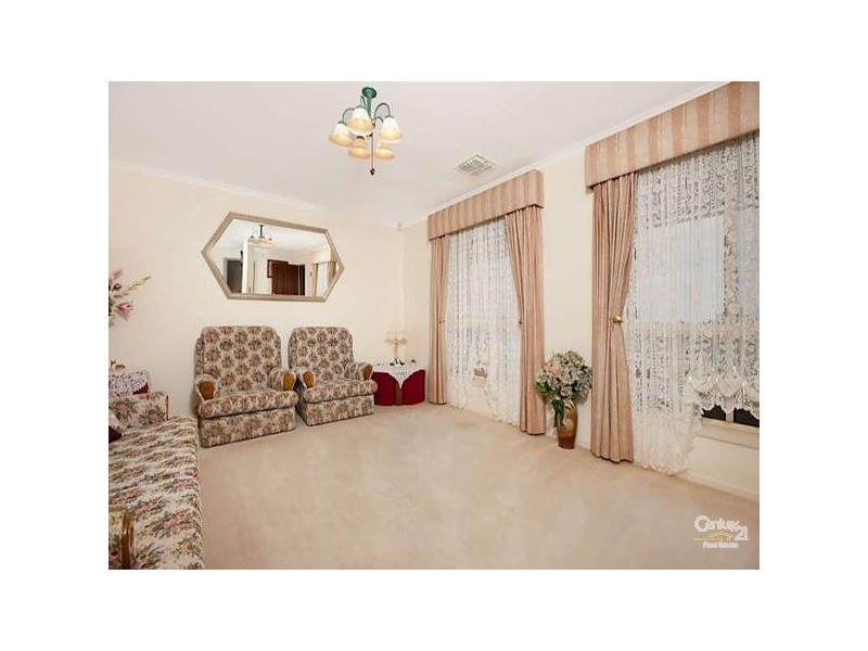 8 The Crescent, Seaford Rise SA 5169