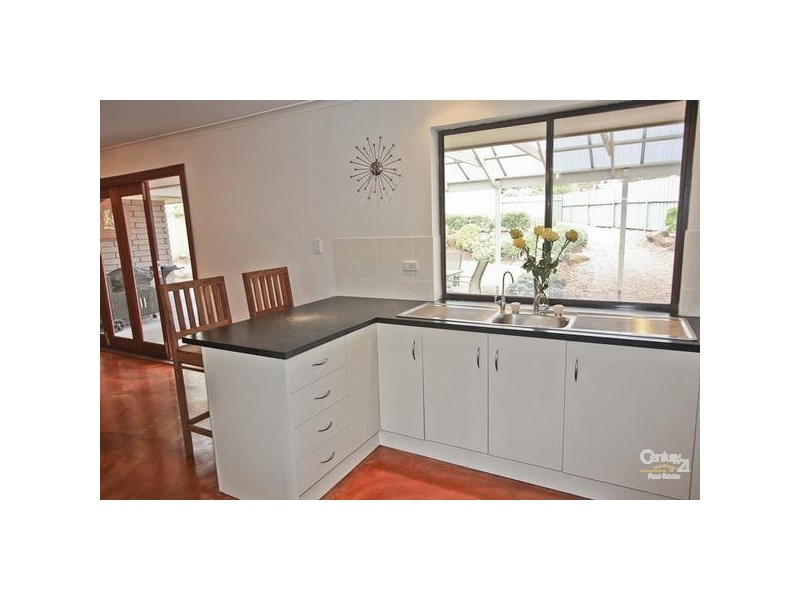 2 Semmens Road, Mclaren Vale SA 5171