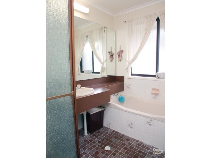 10 Dridan Crescent, Trott Park SA 5158