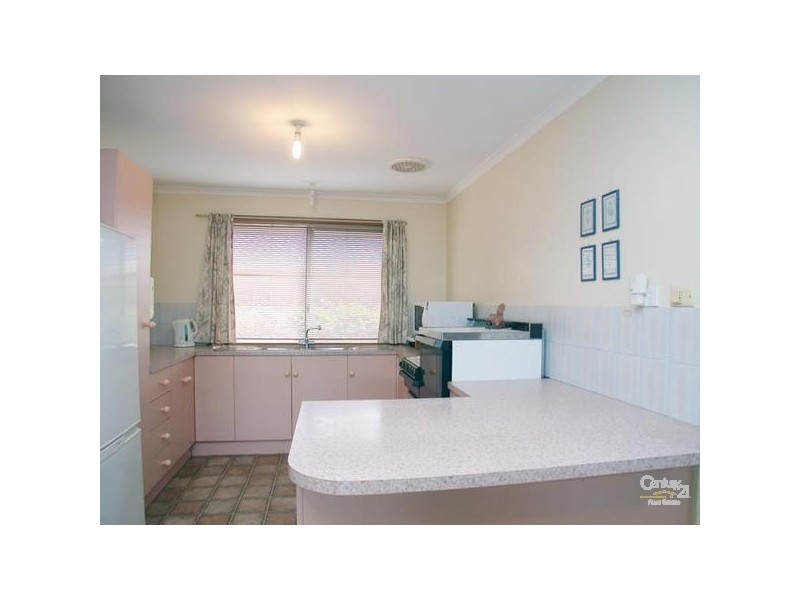 2 Dylan Court, Woodcroft SA 5162