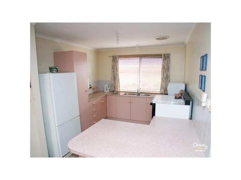 2 Dylan Court, Woodcroft SA 5162