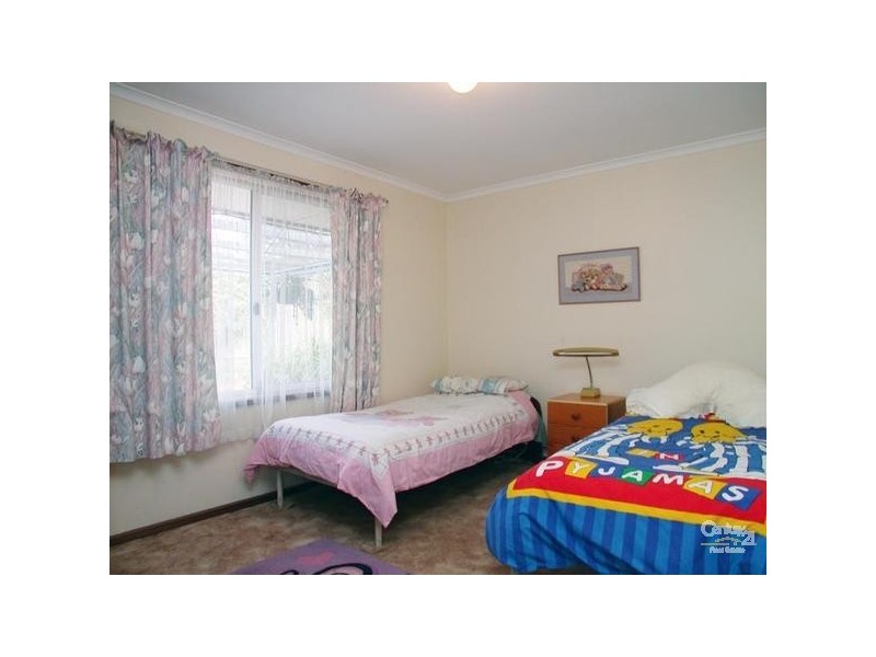 2 Dylan Court, Woodcroft SA 5162