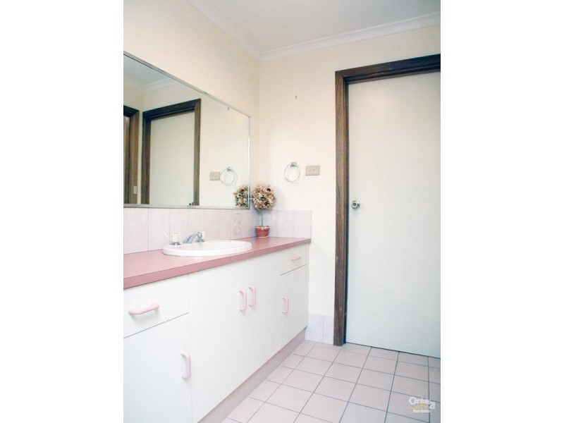 2 Dylan Court, Woodcroft SA 5162