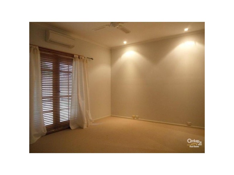 71 Warburton Drive, Woodcroft SA 5162