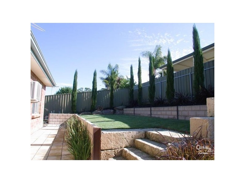 32 Estate Drive, Flagstaff Hill SA 5159