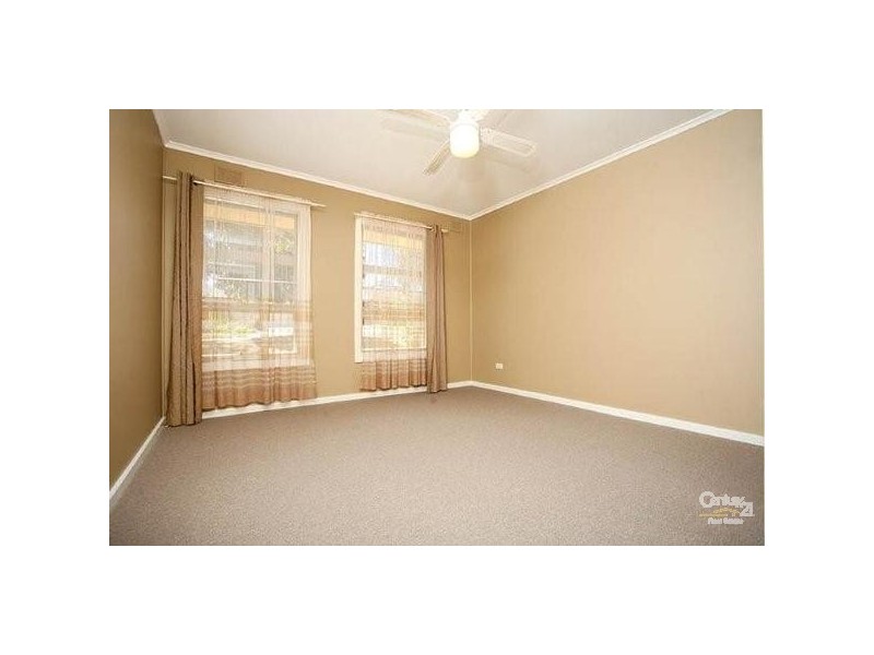 2 Julian Street, Christie Downs SA 5164