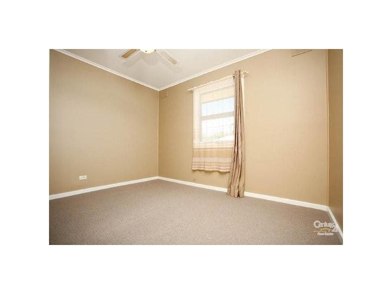 2 Julian Street, Christie Downs SA 5164