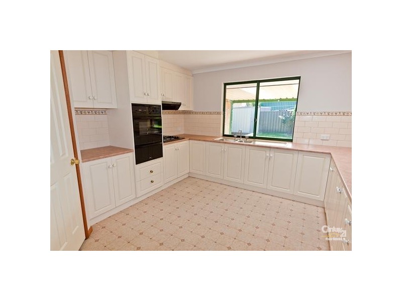 3 Redgate Court, Moana SA 5169