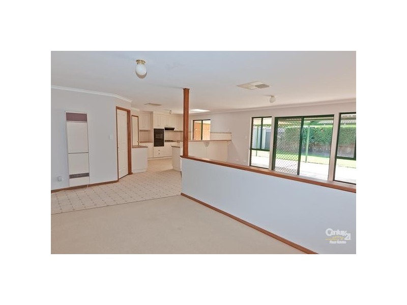 3 Redgate Court, Moana SA 5169