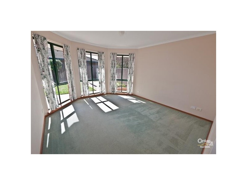 3 Redgate Court, Moana SA 5169