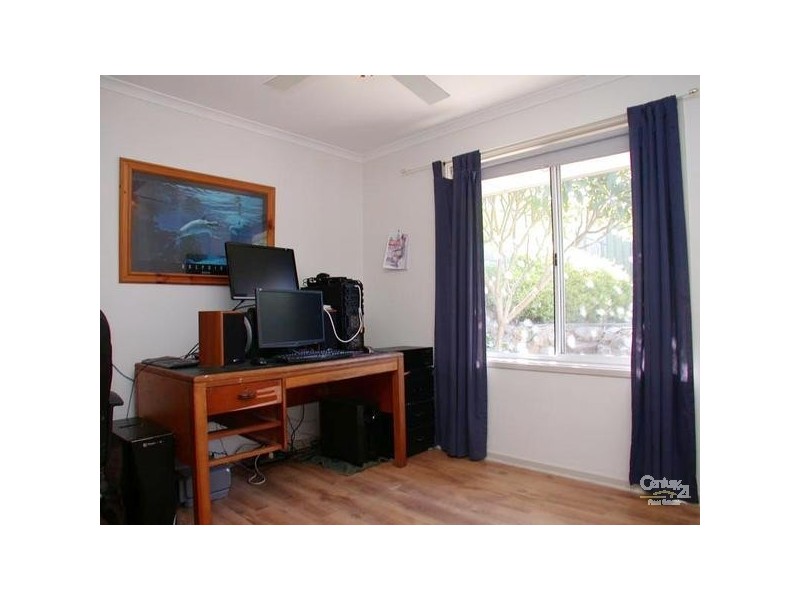27 Woocalla St, O’sullivan Beach SA 5166