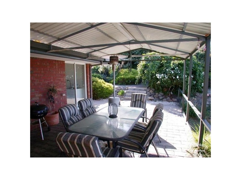 27 Woocalla St, O’sullivan Beach SA 5166