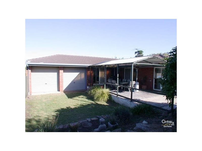 27 Woocalla St, O’sullivan Beach SA 5166