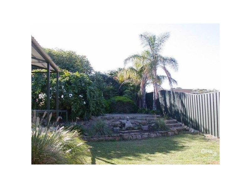27 Woocalla St, O’sullivan Beach SA 5166