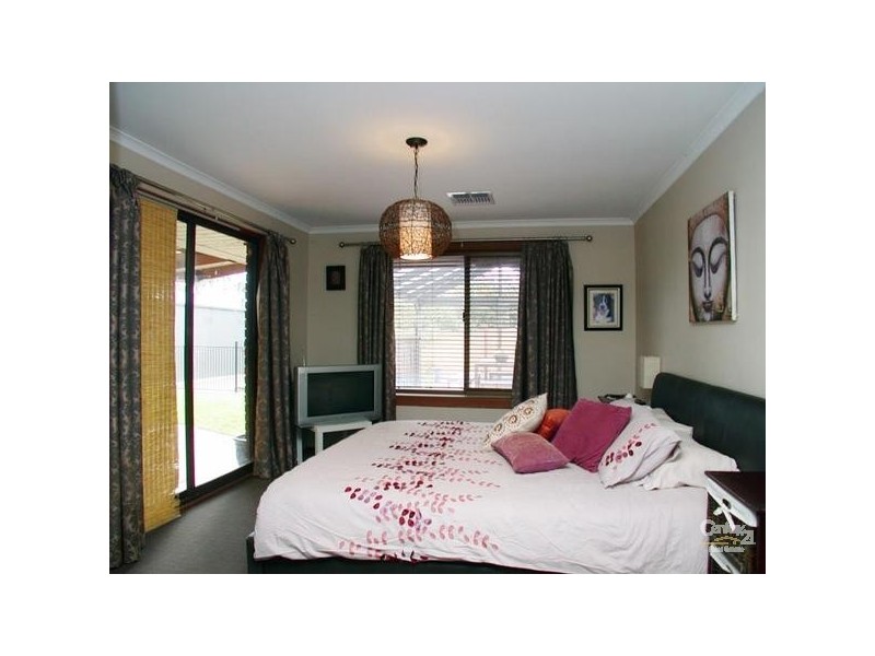 2 Beacon Crescent, Seaford SA 5169