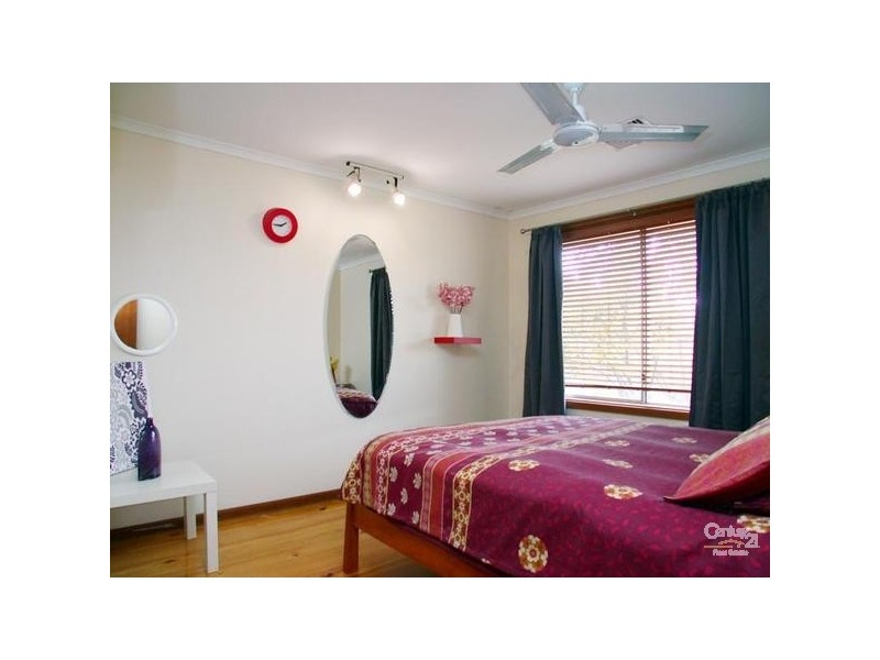 2 Beacon Crescent, Seaford SA 5169