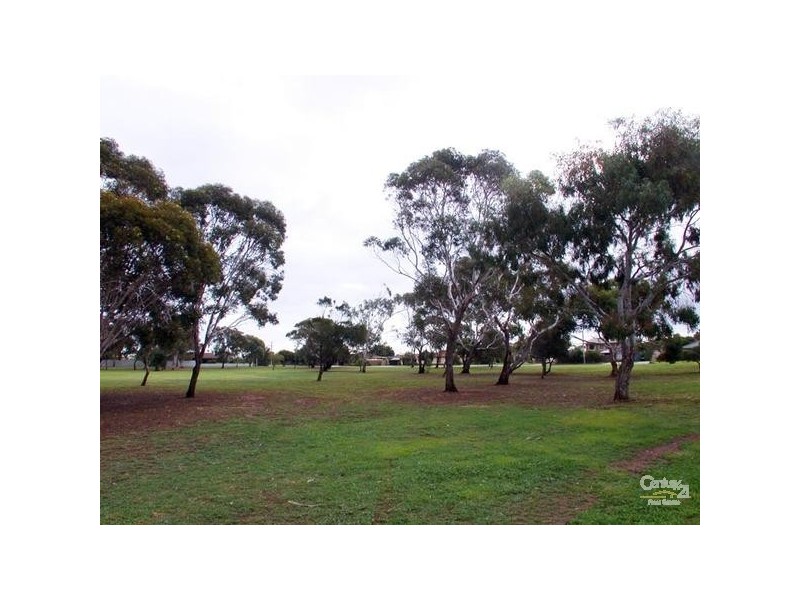 2 Beacon Crescent, Seaford SA 5169