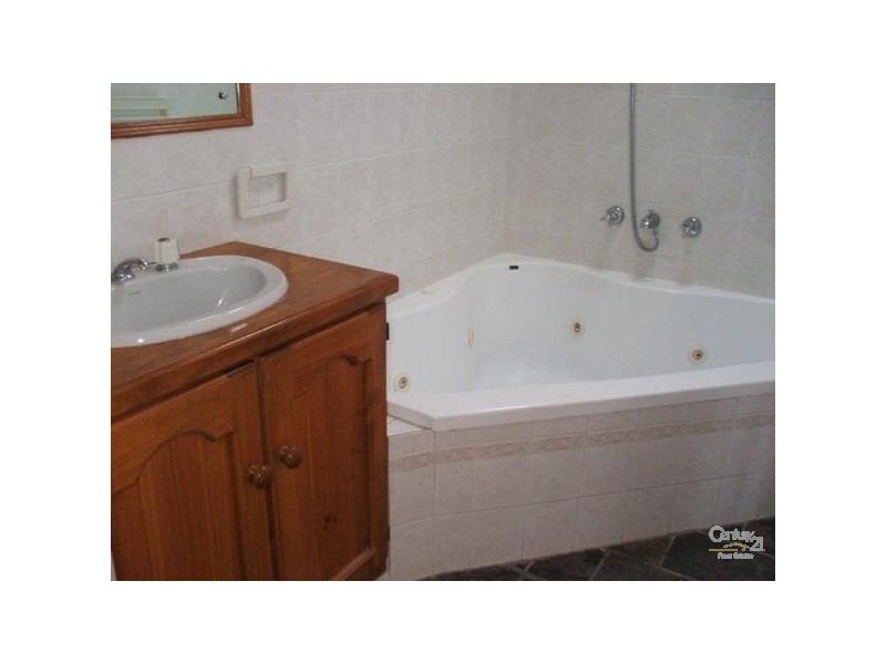 24 Cunningham St, Morphett Vale SA 5162