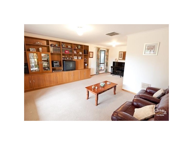 20 Oakhill Crescent, Morphett Vale SA 5162