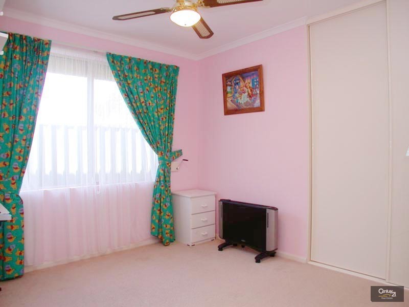 32 Candover Crescent, Huntfield Heights SA 5163