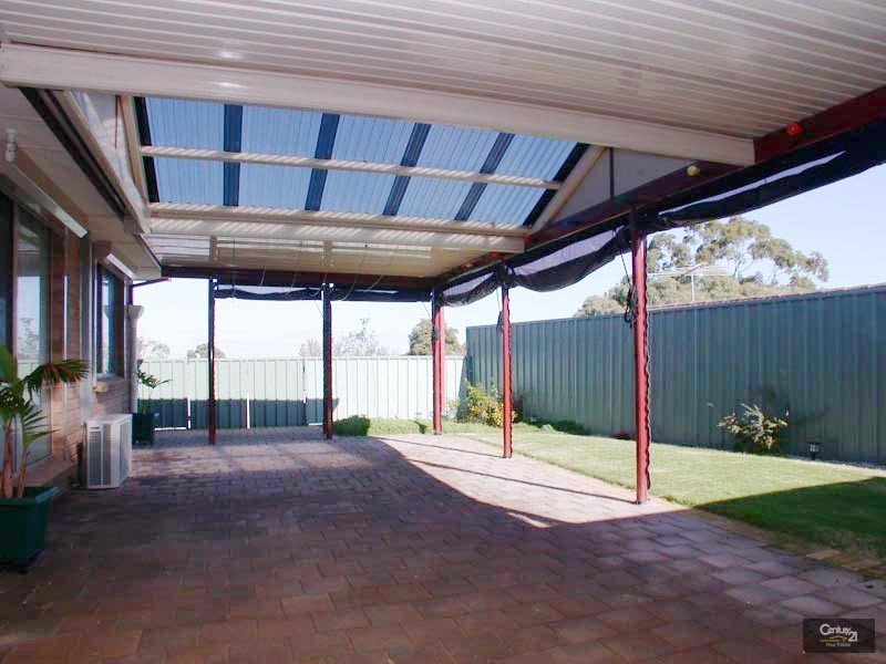 32 Candover Crescent, Huntfield Heights SA 5163