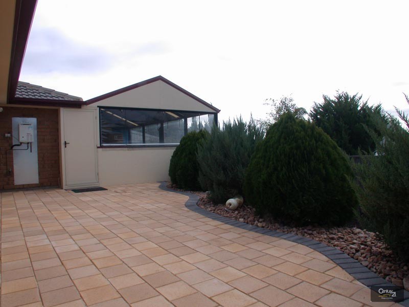 3 Malvern Way, Onkaparinga Hills SA 5163