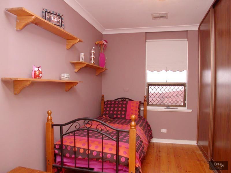 4 Jennifer Drive, Happy Valley SA 5159