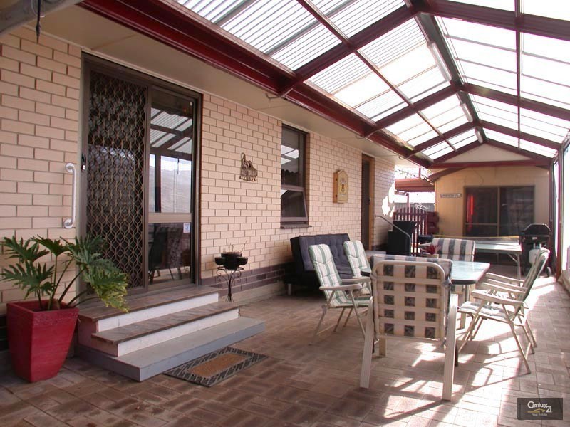 4 Jennifer Drive, Happy Valley SA 5159