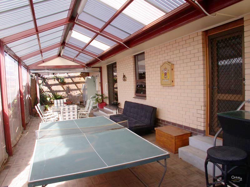 4 Jennifer Drive, Happy Valley SA 5159