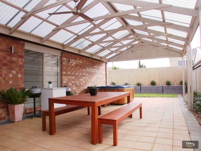 19 Verdant Parade, Woodcroft SA 5162