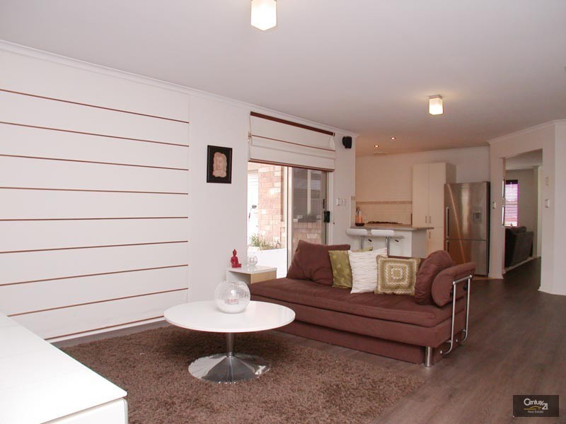 19 Verdant Parade, Woodcroft SA 5162