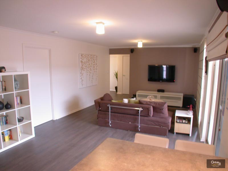 19 Verdant Parade, Woodcroft SA 5162