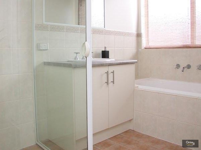 19 Verdant Parade, Woodcroft SA 5162