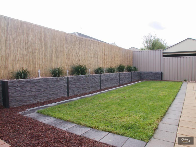 19 Verdant Parade, Woodcroft SA 5162