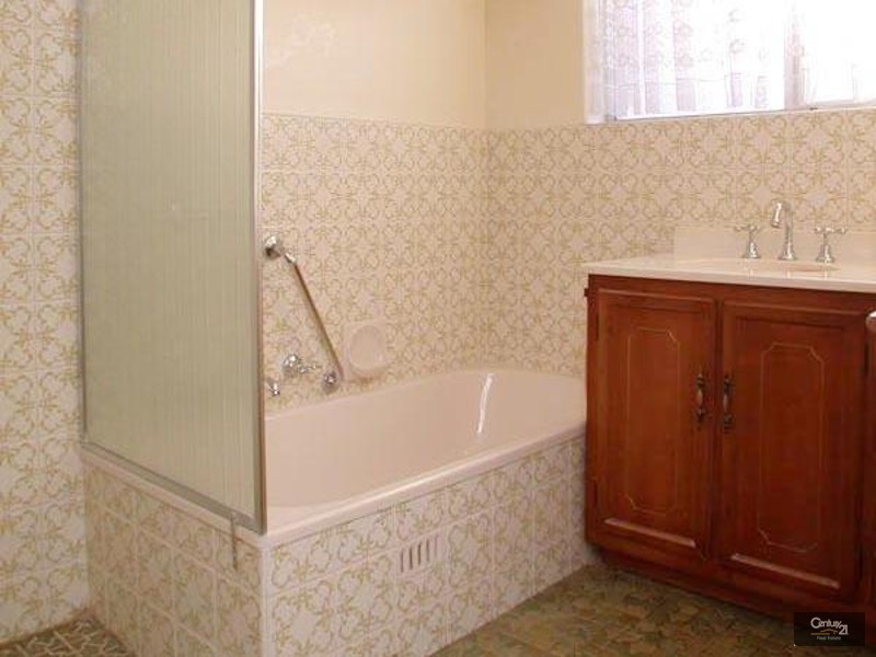 13 Sussex Crescent, Morphett Vale SA 5162