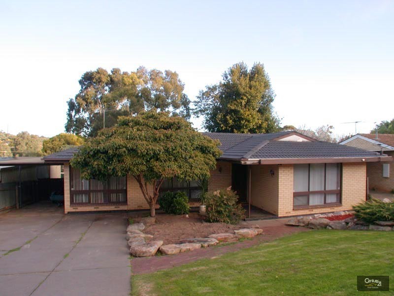 8 Lancing Court, Huntfield Heights SA 5163