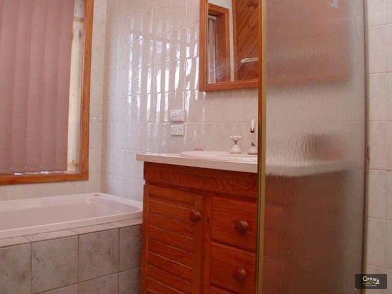 8 Lancing Court, Huntfield Heights SA 5163