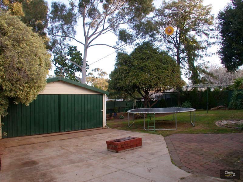 8 Lancing Court, Huntfield Heights SA 5163