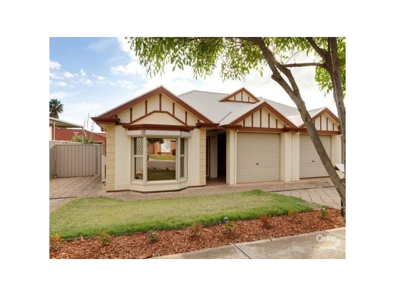 2 Regent Avenue, Clovelly Park SA 5042