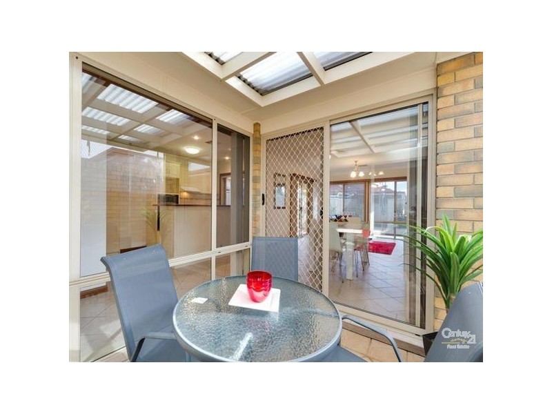 2 Regent Avenue, Clovelly Park SA 5042