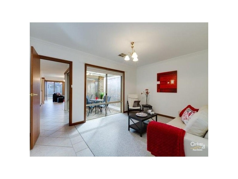 2 Regent Avenue, Clovelly Park SA 5042