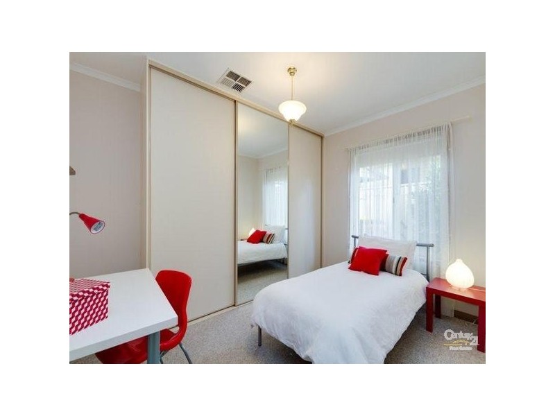 2 Regent Avenue, Clovelly Park SA 5042