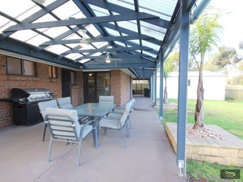 43 Hendrix Crescent, Woodcroft SA 5162